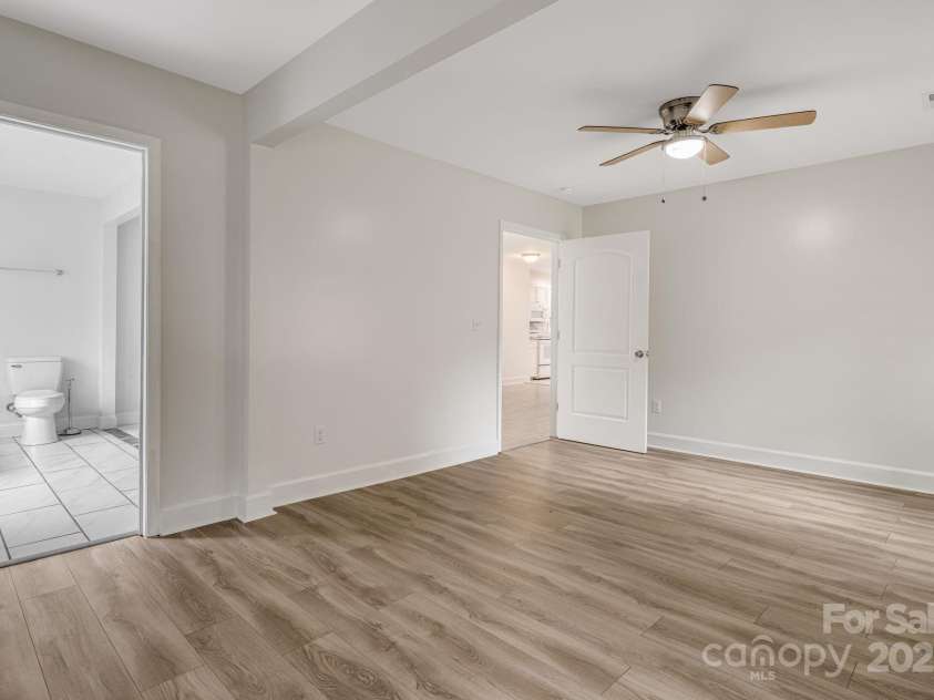 230 Northwest Avenue, Swannanoa, NC 28778.  MLS# CAR4292733, YatesRealty ID 32538. 