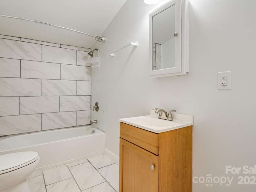 230 Northwest Avenue, Swannanoa, NC 28778.  MLS# CAR4292733, YatesRealty ID 32538. 