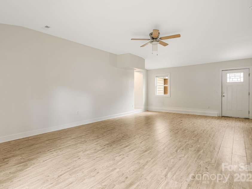 230 Northwest Avenue, Swannanoa, NC 28778.  MLS# CAR4292733, YatesRealty ID 32538. 