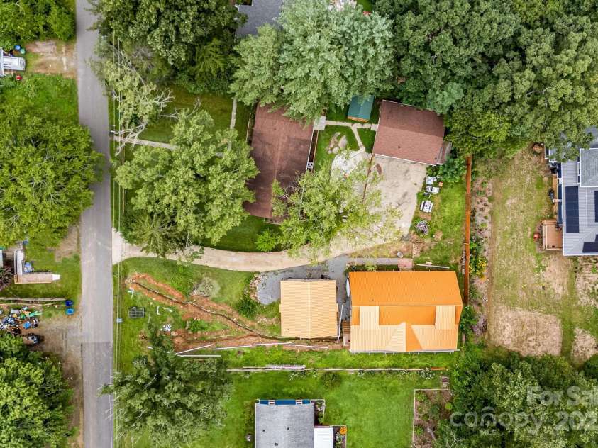 230 Northwest Avenue, Swannanoa, NC 28778.  MLS# CAR4292733, YatesRealty ID 32538. 