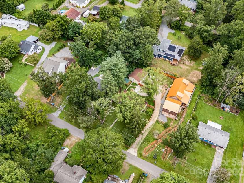 230 Northwest Avenue, Swannanoa, NC 28778.  MLS# CAR4292733, YatesRealty ID 32538. 