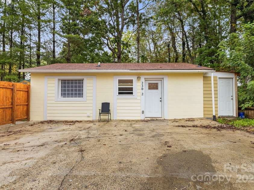 230 Northwest Avenue, Swannanoa, NC 28778.  MLS# CAR4292733, YatesRealty ID 32538. 