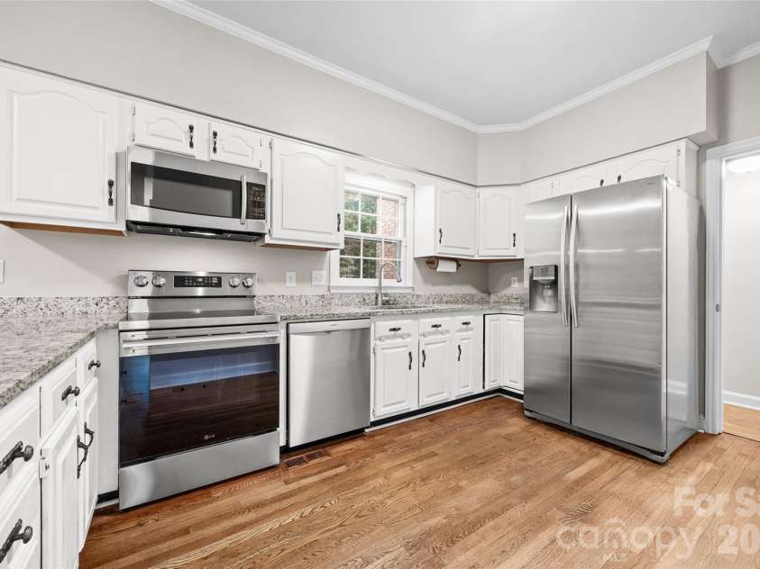 2115 Providence Drive, Charlotte, NC 28270.  MLS# CAR4384021, YatesRealty ID 32539. 