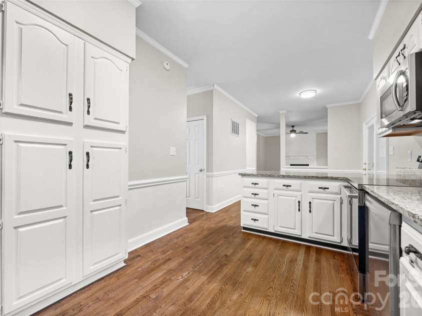 2115 Providence Drive, Charlotte, NC 28270.  MLS# CAR4384021, YatesRealty ID 32539. 