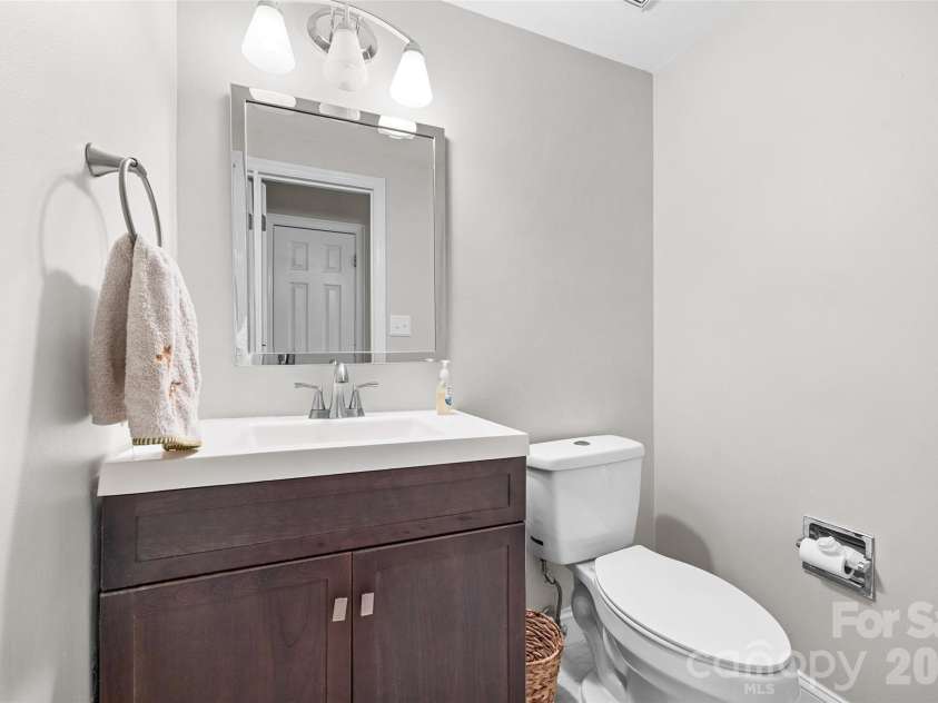 2115 Providence Drive, Charlotte, NC 28270.  MLS# CAR4384021, YatesRealty ID 32539. 