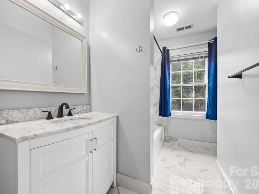 2115 Providence Drive, Charlotte, NC 28270.  MLS# CAR4384021, YatesRealty ID 32539. 