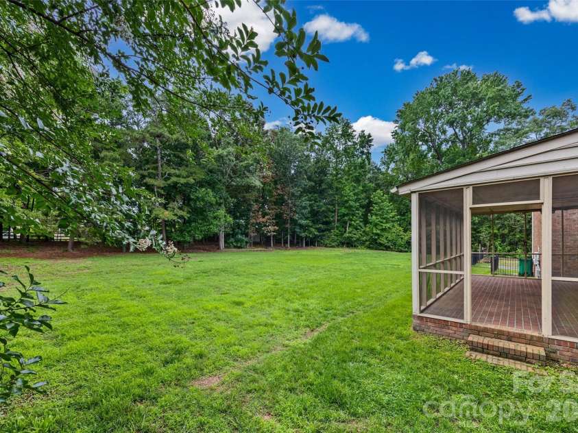 2115 Providence Drive, Charlotte, NC 28270.  MLS# CAR4384021, YatesRealty ID 32539. 