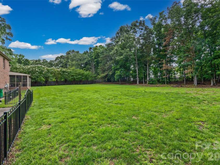 2115 Providence Drive, Charlotte, NC 28270.  MLS# CAR4384021, YatesRealty ID 32539. 