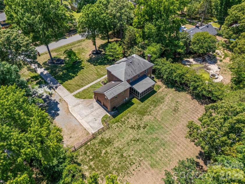 2115 Providence Drive, Charlotte, NC 28270.  MLS# CAR4384021, YatesRealty ID 32539. 