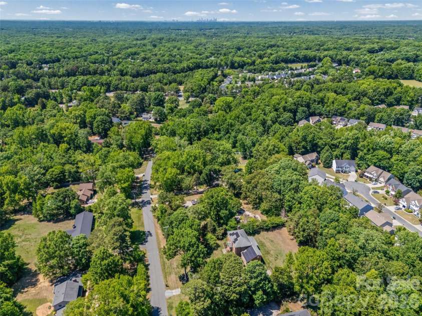2115 Providence Drive, Charlotte, NC 28270.  MLS# CAR4384021, YatesRealty ID 32539. 