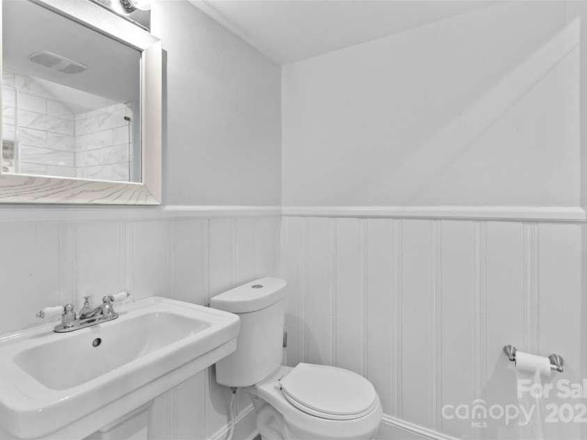 1532 Starbrook Drive, Charlotte, NC 28210.  MLS# CAR4201228, YatesRealty ID 3254. 