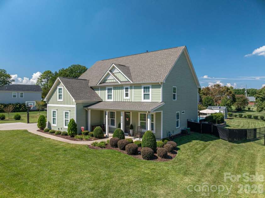 2404 Rosemond Circle, Gastonia, NC 28056.  MLS# CAR4337482, YatesRealty ID 3254. 