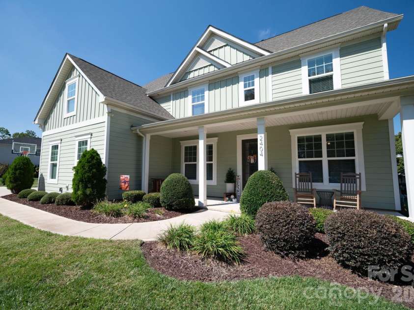 2404 Rosemond Circle, Gastonia, NC 28056.  MLS# CAR4337482, YatesRealty ID 3254. 
