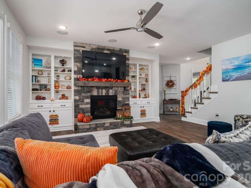 2404 Rosemond Circle, Gastonia, NC 28056.  MLS# CAR4337482, YatesRealty ID 3254. 