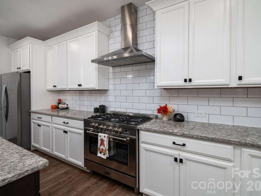 2404 Rosemond Circle, Gastonia, NC 28056.  MLS# CAR4337482, YatesRealty ID 3254. 