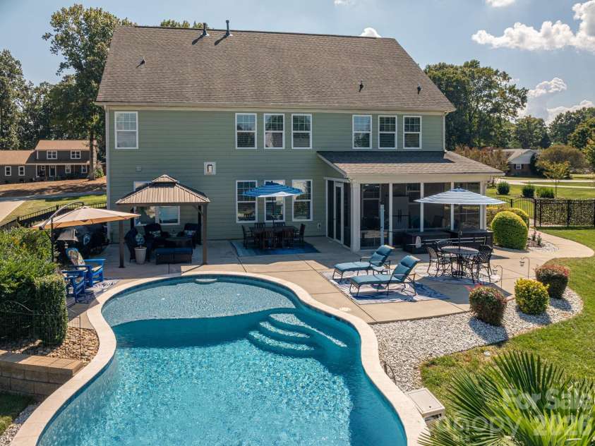 2404 Rosemond Circle, Gastonia, NC 28056.  MLS# CAR4337482, YatesRealty ID 3254. 