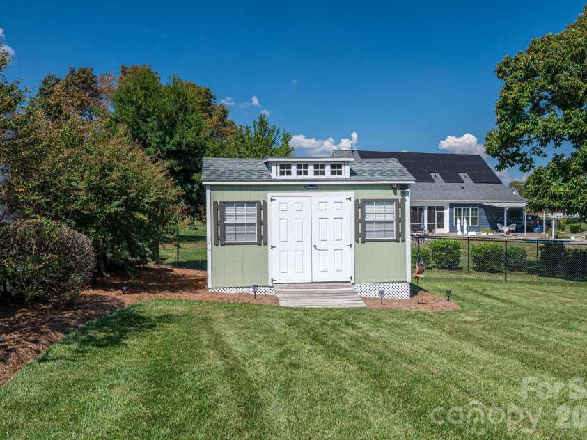 2404 Rosemond Circle, Gastonia, NC 28056.  MLS# CAR4337482, YatesRealty ID 3254. 