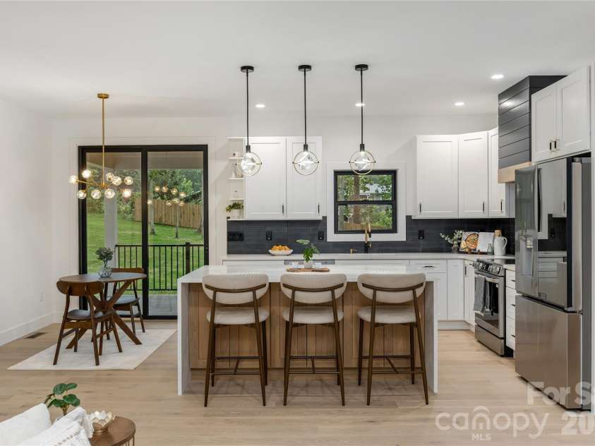 47 Scott Meadows Drive, Asheville, NC 28806.  MLS# CAR4390833, YatesRealty ID 32540. Island with seating