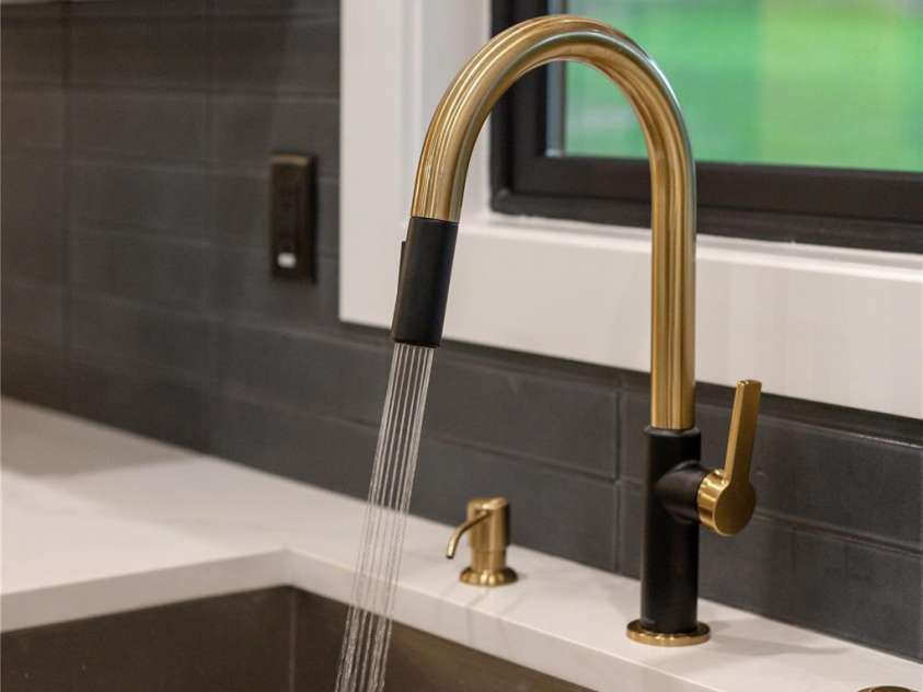 47 Scott Meadows Drive, Asheville, NC 28806.  MLS# CAR4390833, YatesRealty ID 32540. Kitchen Faucet