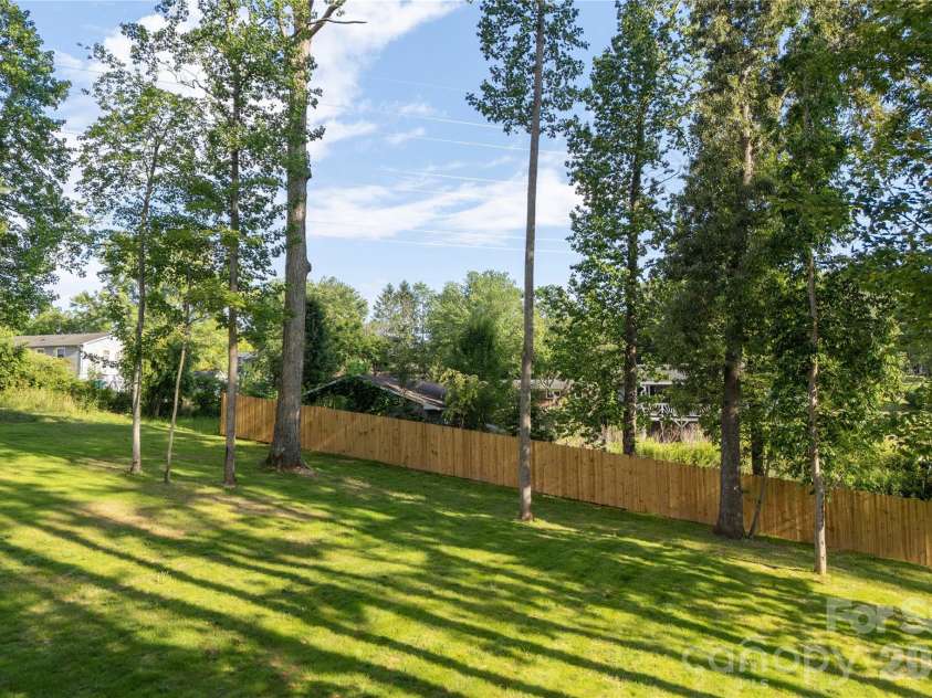 47 Scott Meadows Drive, Asheville, NC 28806.  MLS# CAR4390833, YatesRealty ID 32540. Large Back yard