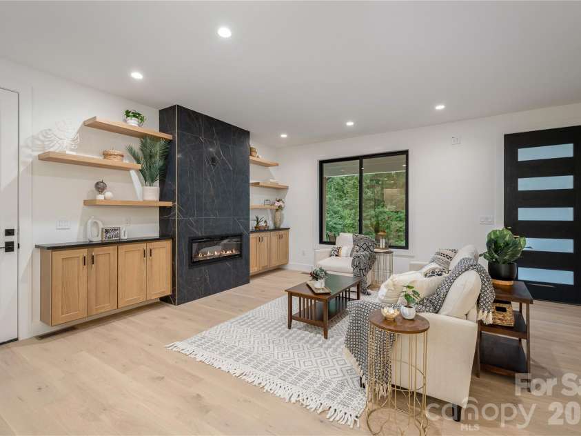 47 Scott Meadows Drive, Asheville, NC 28806.  MLS# CAR4390833, YatesRealty ID 32540. Living Area