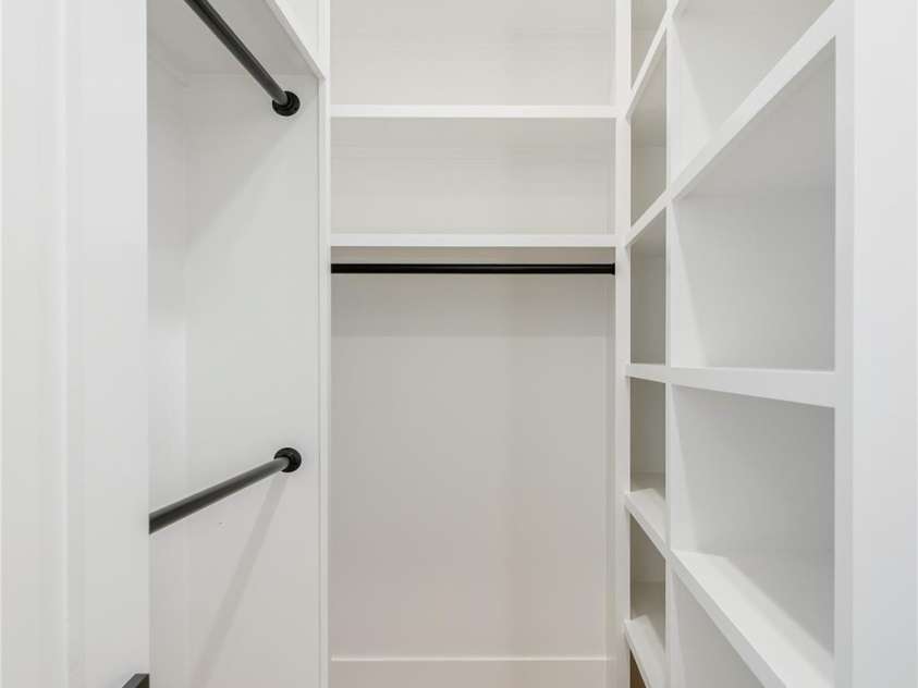 47 Scott Meadows Drive, Asheville, NC 28806.  MLS# CAR4390833, YatesRealty ID 32540. Primary Suite Walk in closet