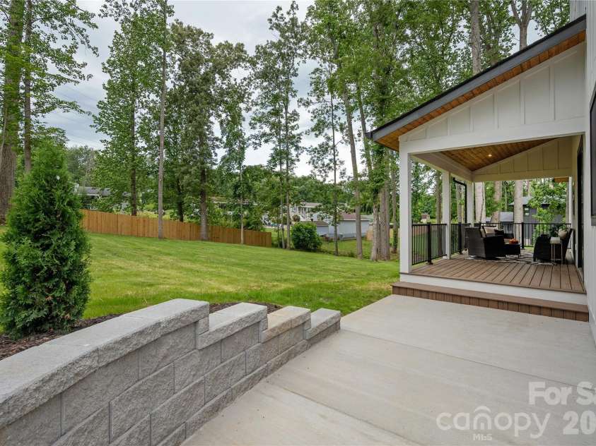 47 Scott Meadows Drive, Asheville, NC 28806.  MLS# CAR4390833, YatesRealty ID 32540. Side Patio