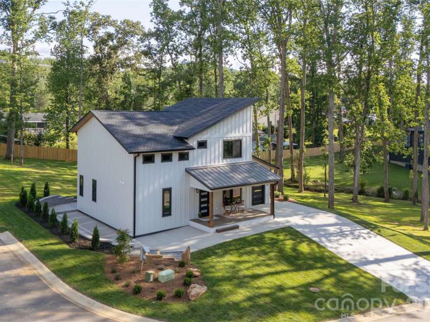47 Scott Meadows Drive, Asheville, NC 28806.  MLS# CAR4390833, YatesRealty ID 32540. Your new home :)