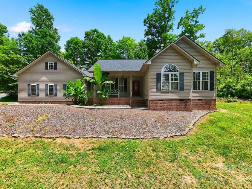 1395 Robinhood Drive, Morganton, NC 28655.  MLS# CAR4395636, YatesRealty ID 32541. 