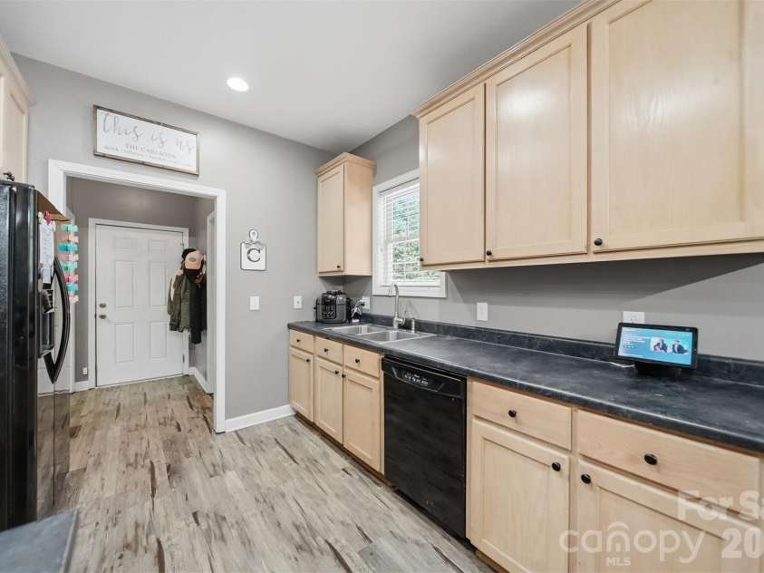 1395 Robinhood Drive, Morganton, NC 28655.  MLS# CAR4395636, YatesRealty ID 32541. 
