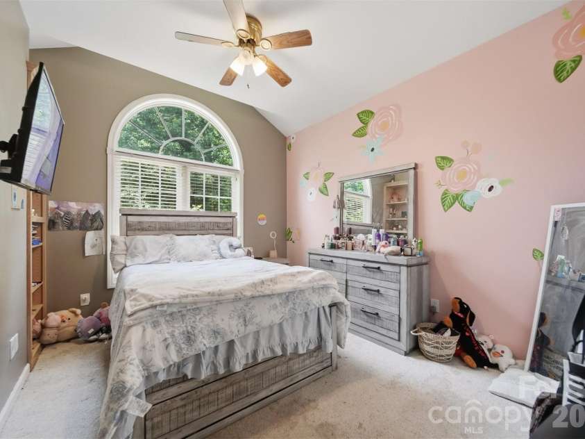 1395 Robinhood Drive, Morganton, NC 28655.  MLS# CAR4395636, YatesRealty ID 32541. 
