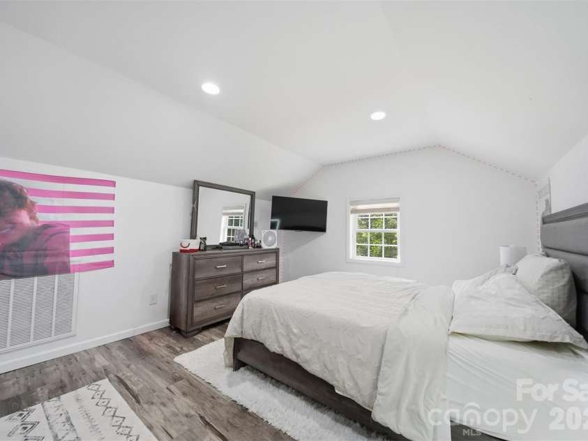 1395 Robinhood Drive, Morganton, NC 28655.  MLS# CAR4395636, YatesRealty ID 32541. 