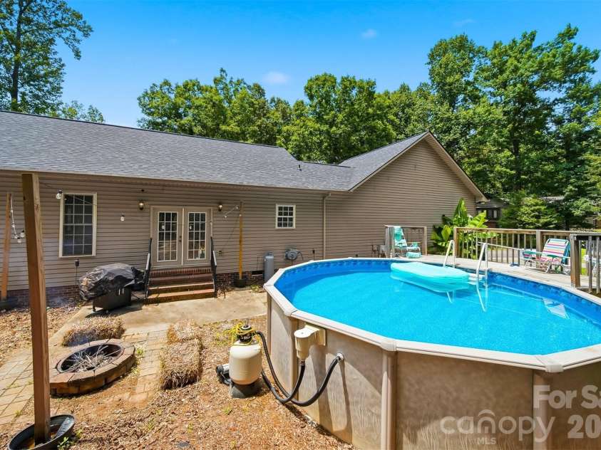 1395 Robinhood Drive, Morganton, NC 28655.  MLS# CAR4395636, YatesRealty ID 32541. 