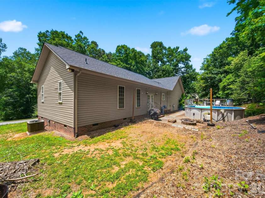 1395 Robinhood Drive, Morganton, NC 28655.  MLS# CAR4395636, YatesRealty ID 32541. 
