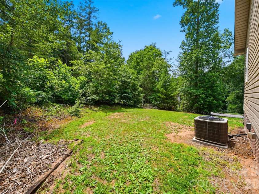 1395 Robinhood Drive, Morganton, NC 28655.  MLS# CAR4395636, YatesRealty ID 32541. 