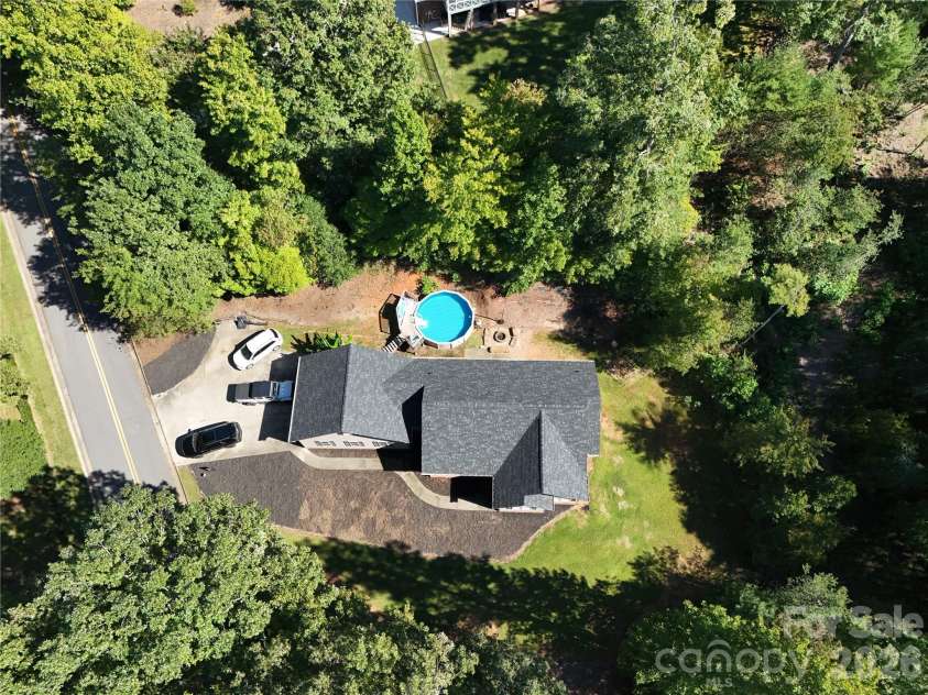 1395 Robinhood Drive, Morganton, NC 28655.  MLS# CAR4395636, YatesRealty ID 32541. 