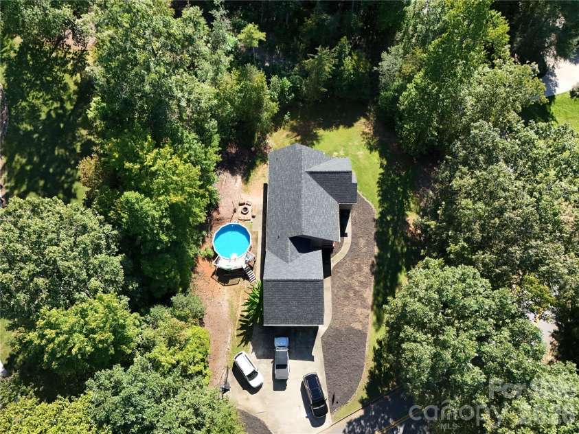 1395 Robinhood Drive, Morganton, NC 28655.  MLS# CAR4395636, YatesRealty ID 32541. 