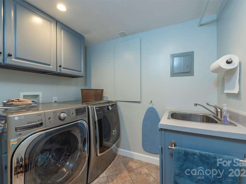 3 Lornelle Place, Asheville, NC 28804.  MLS# CAR4290670, YatesRealty ID 32541. Basement Laundry
