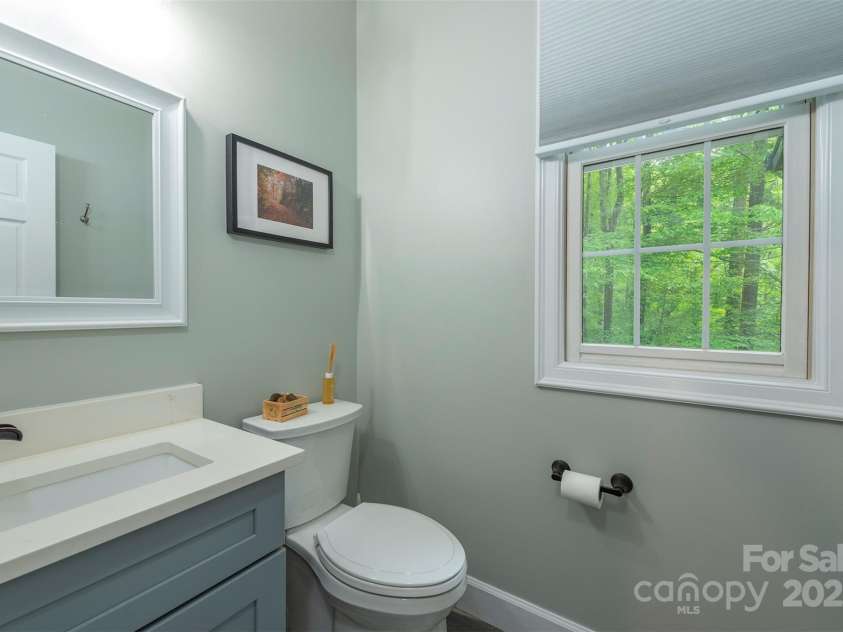 3 Lornelle Place, Asheville, NC 28804.  MLS# CAR4290670, YatesRealty ID 32541. Half Bath on Main