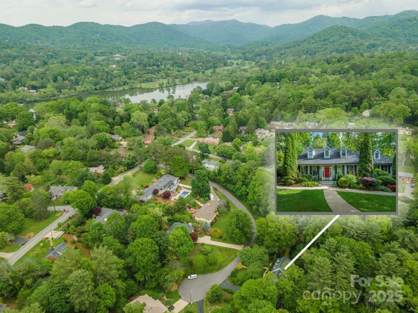 3 Lornelle Place, Asheville, NC 28804.  MLS# CAR4290670, YatesRealty ID 32541. Walk or Bike to Beaver Lake Trails