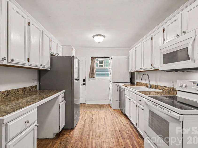 2518 7th Street, Charlotte, NC 28204.  MLS# CAR4396416, YatesRealty ID 32543. 