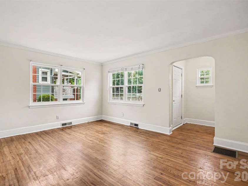 2518 7th Street, Charlotte, NC 28204.  MLS# CAR4396416, YatesRealty ID 32543. 
