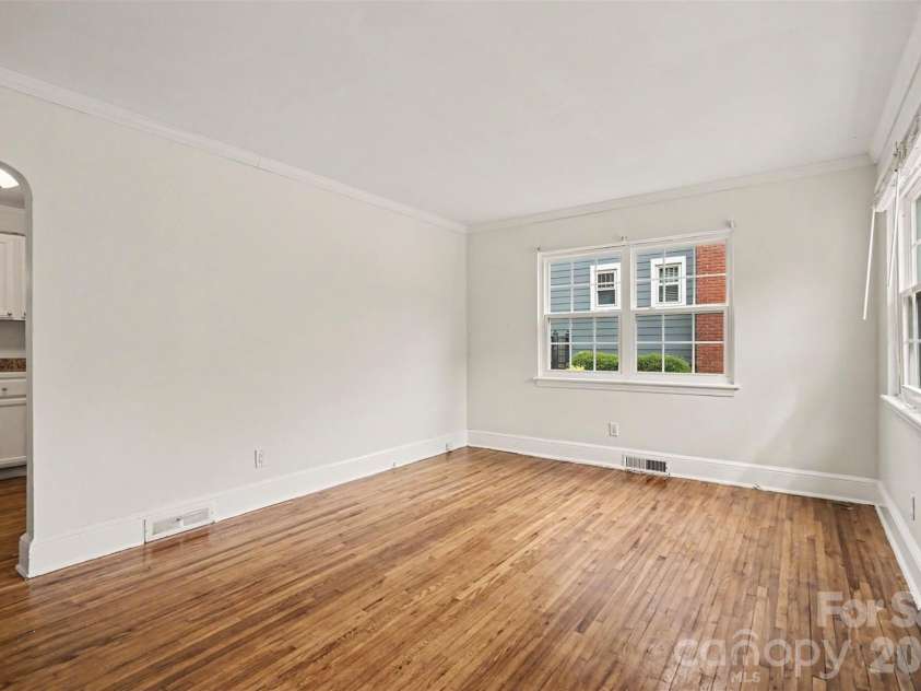 2518 7th Street, Charlotte, NC 28204.  MLS# CAR4396416, YatesRealty ID 32543. 