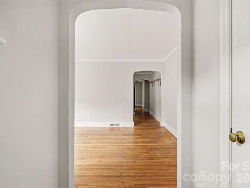 2518 7th Street, Charlotte, NC 28204.  MLS# CAR4396416, YatesRealty ID 32543. 