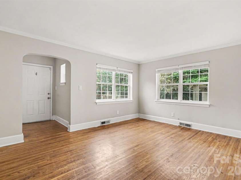 2518 7th Street, Charlotte, NC 28204.  MLS# CAR4396416, YatesRealty ID 32543. 