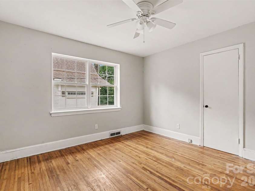 2518 7th Street, Charlotte, NC 28204.  MLS# CAR4396416, YatesRealty ID 32543. 