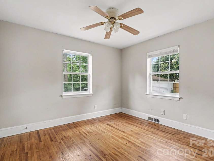 2518 7th Street, Charlotte, NC 28204.  MLS# CAR4396416, YatesRealty ID 32543. 