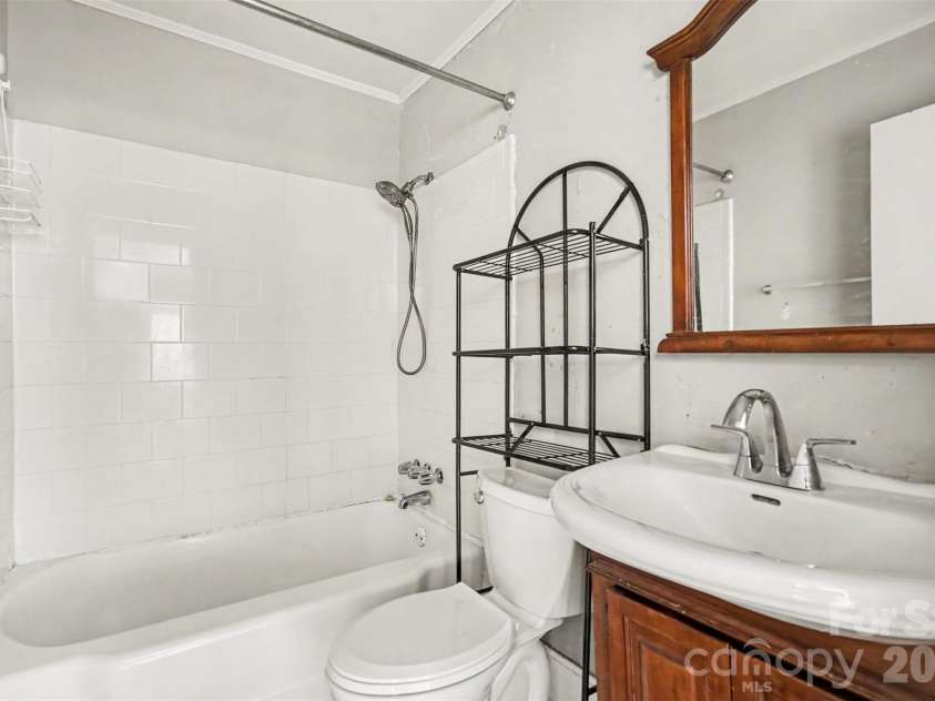 2518 7th Street, Charlotte, NC 28204.  MLS# CAR4396416, YatesRealty ID 32543. 