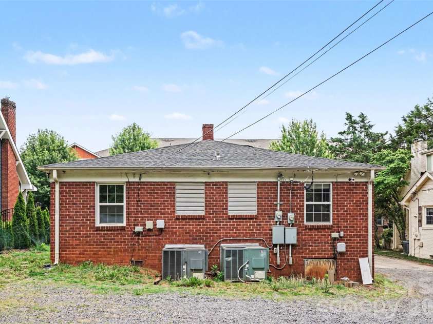 2518 7th Street, Charlotte, NC 28204.  MLS# CAR4396416, YatesRealty ID 32543. 