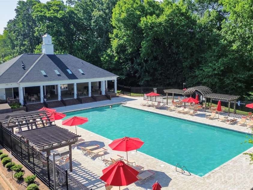7803 Paper Birch Drive, Charlotte, NC 28215.  MLS# CAR4395312, YatesRealty ID 32544. 